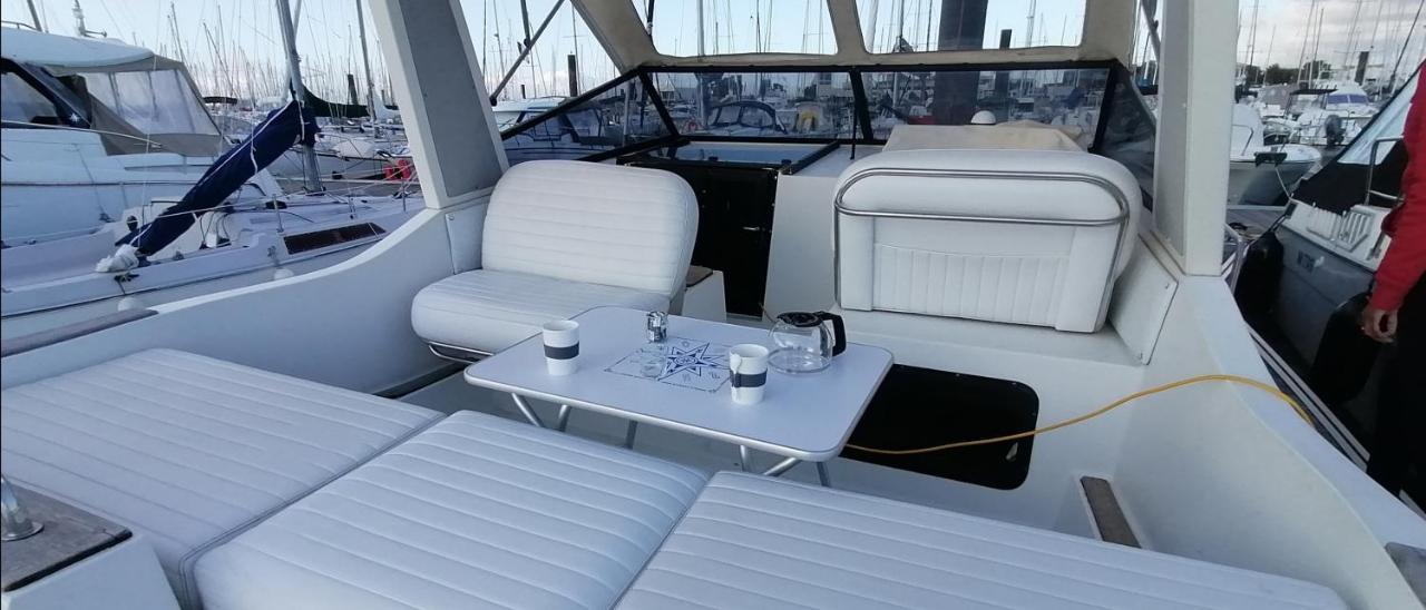Sejour Insolite Sur Un Yacht. Bateau Hotel A Quai. La Rochelle  Exterior photo