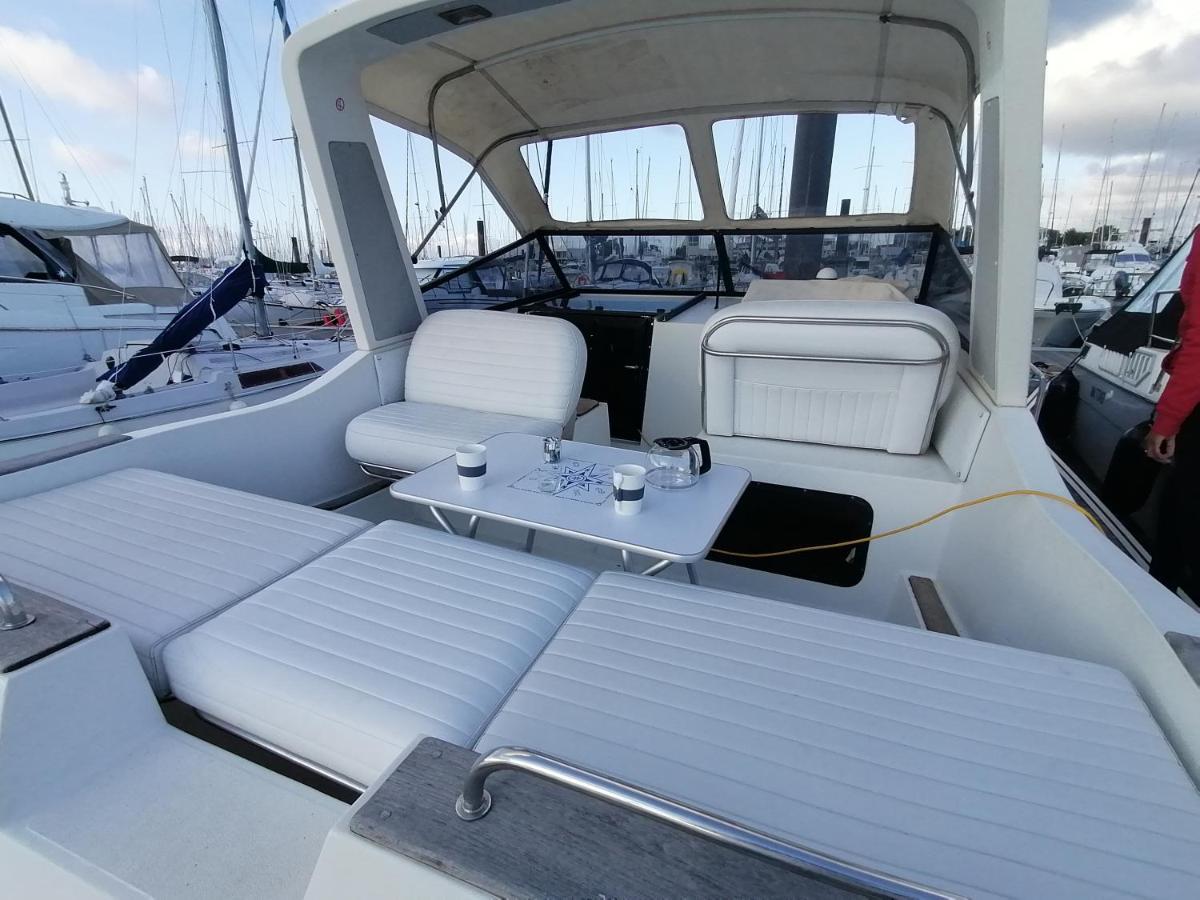 Sejour Insolite Sur Un Yacht. Bateau Hotel A Quai. La Rochelle  Exterior photo